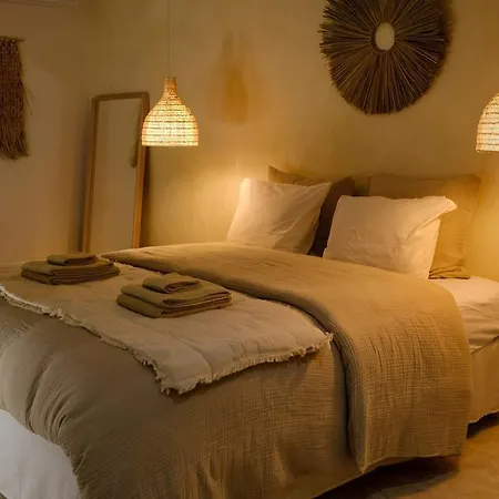 Ama, Suite Avec Baignoire Balneo Et Sauna Prive Avignon Exterior photo
