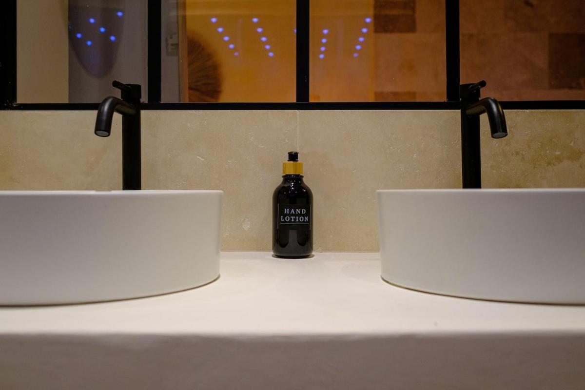 Apartamento Ama, Avec Baignoire Balneo Et Sauna Prive Aviñón